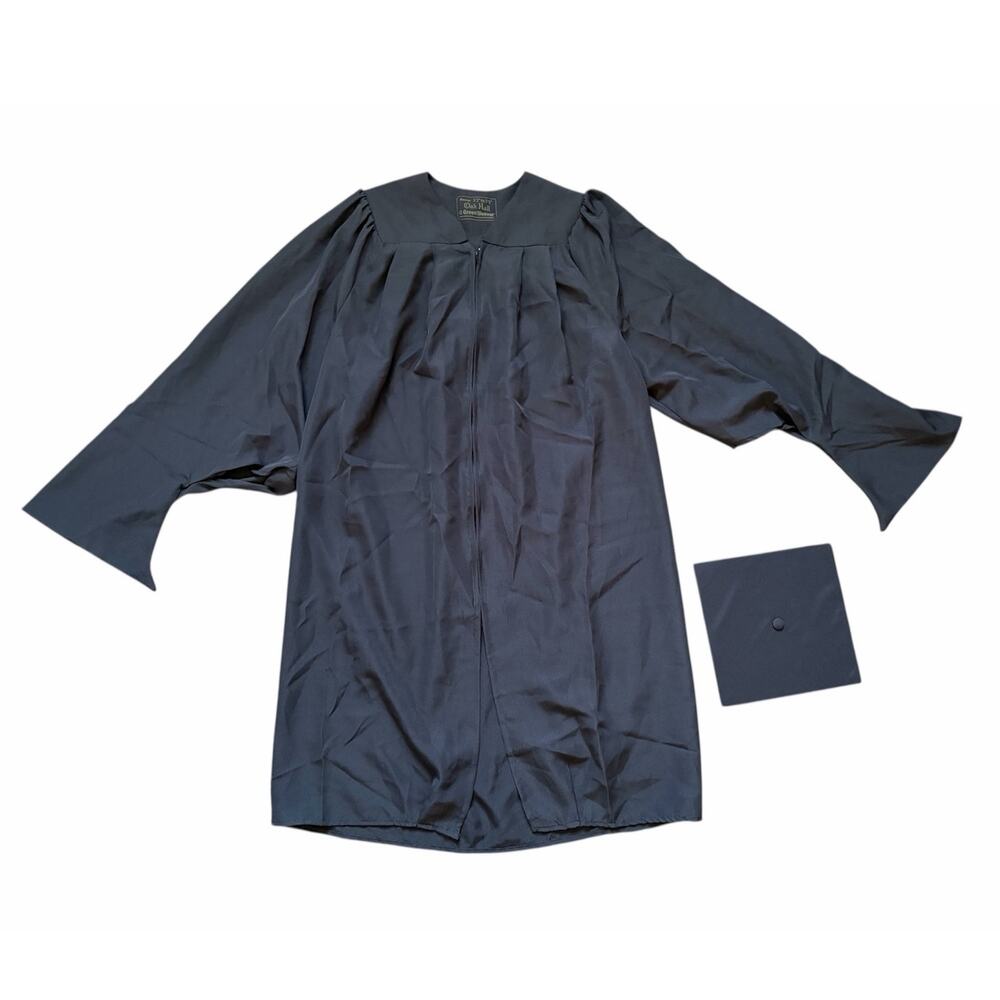Oak Hall Green Weaver Unisex Black Graduation Masters Cap and Gown Sz 5'3"-5'5"
